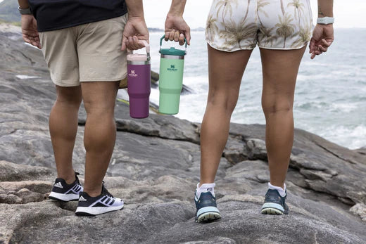 Hidratação em dia com um flip: conheça o Tumbler Térmico Flip Straw Stanley