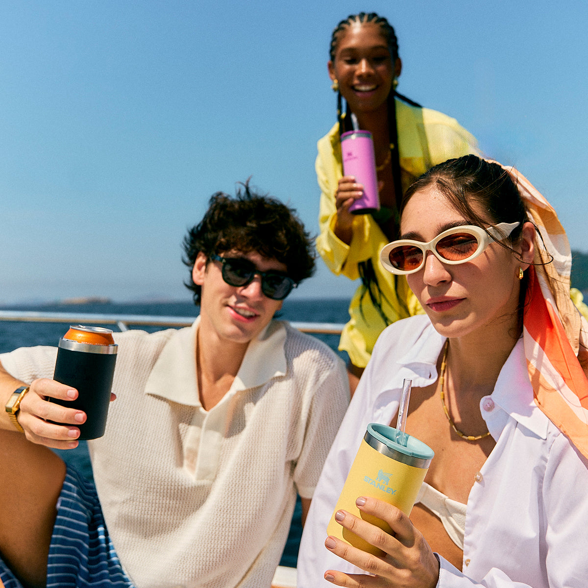 Can Cooler com canudo Stanley Apple Shimmer | 296ML