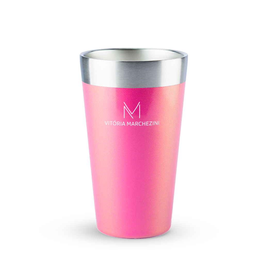 Copo térmico grande rosa com borda metálica.